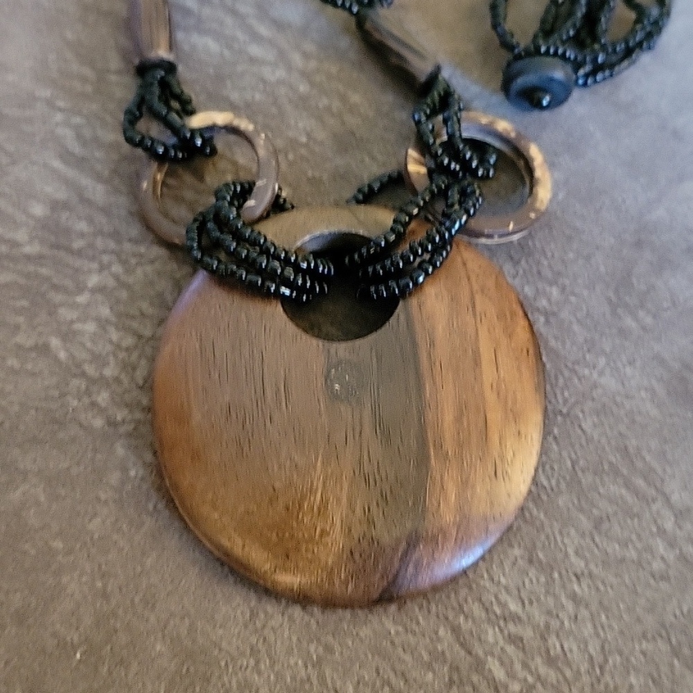 Vtg Round Wood Pendant Glass Seed Beaded Twisted Torsade Necklace - Picture 3 of 7